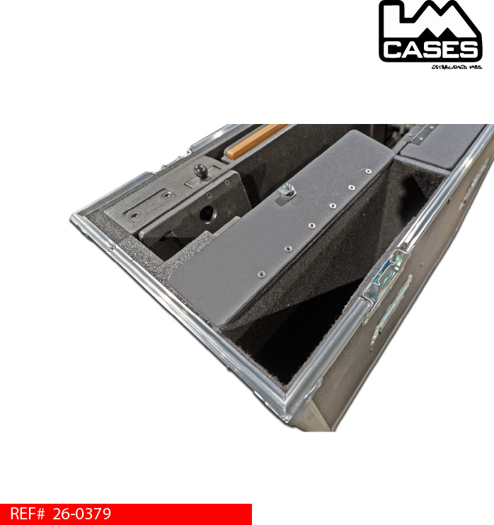 accessory_compartment_with_locking_door_in_yamaha_dm5_console_case.jpg