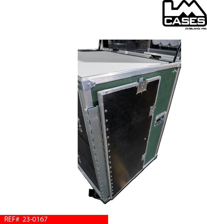 fold_flat_doors_for_football_equipment_trunk.jpg
