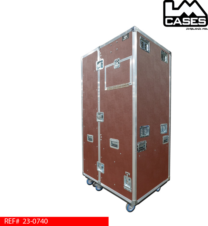 lm_cases_coaches_trunk_in_wine_color.jpg