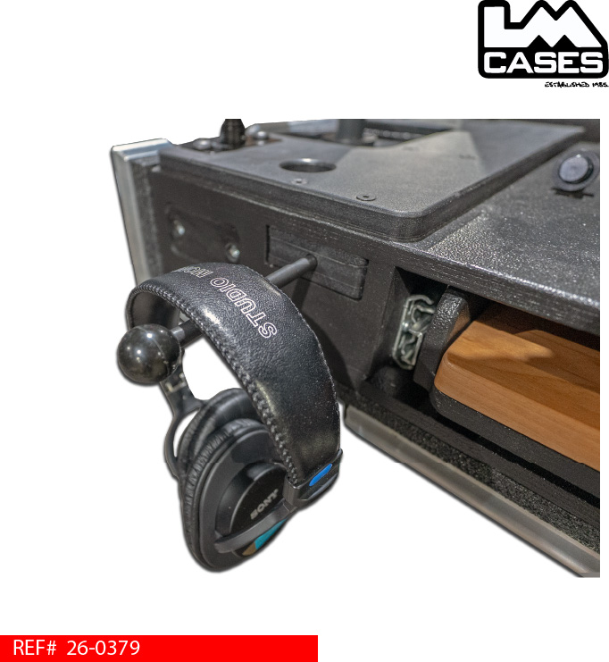 retractable_headphone_hanger_for_yamaha_dm5_console_case_lm_cases.jpg