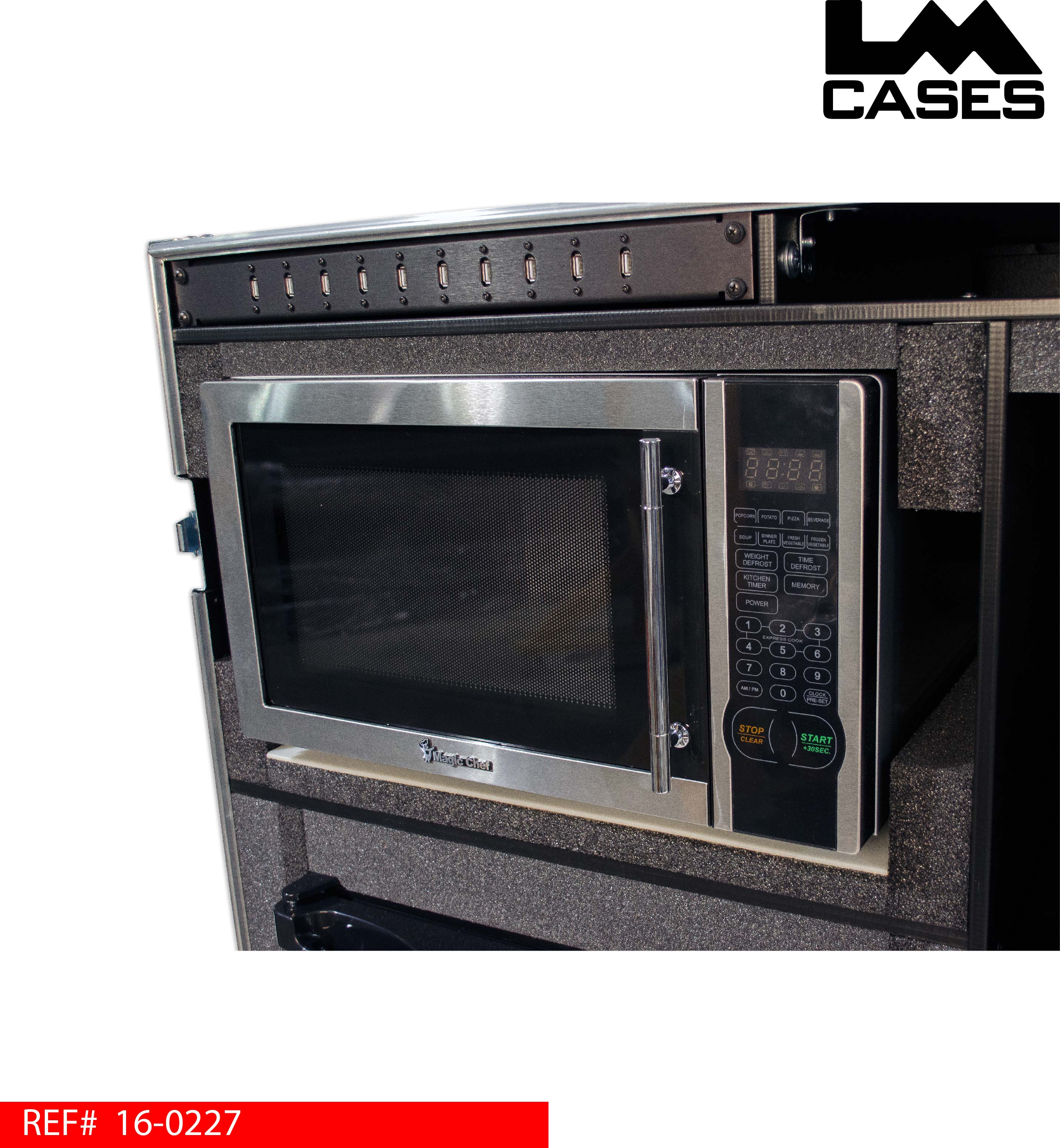 us_equestrian_amenities_case_microwave_close_up.jpg